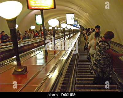 Die Rolltreppe zur Pushkinkaya u-Bahnstation, St. Petersburg Stockfoto