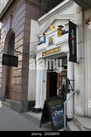 Eingang zum Twinings Tee Museum London UK April 2013 Stockfoto