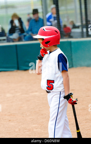 Little League Baseball Teig auf Deck. Stockfoto