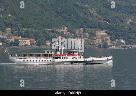 Italienischen Seen, Dampf Passagier Schiff, Comer See, Italien, Juni 2009. Dampf-Personenfähre Concordia Überfahrt Comer See, Italien. Stockfoto