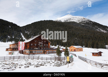 Südtirol. Österreich.  Das Krimmler Tauernhaus in das Tal der Krimmler Ache, Nationalpark Hohe Tauern, im Winter. Stockfoto