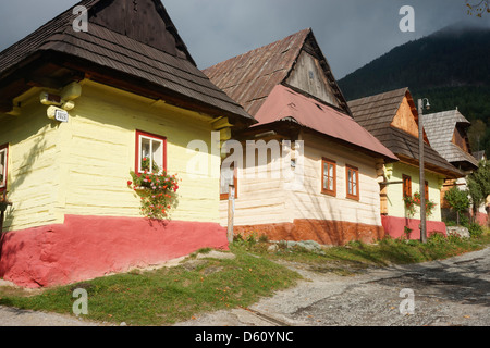 Traditionelle Häuser in Vlkolinec, Slowakei. UNESCO-Weltkulturerbe Stockfoto