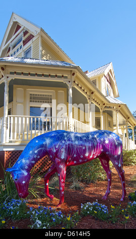 Pferd Fieber, gemeinschaftliches Kunstprojekt von bemalten Pferden in Innenstadt von der Pferde-Hauptstadt der Welt, Ocala, Florida, USA Stockfoto