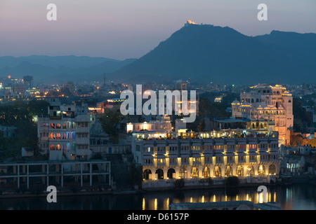 Abenddämmerung über Udaipur, Rajasthan, Indien Stockfoto