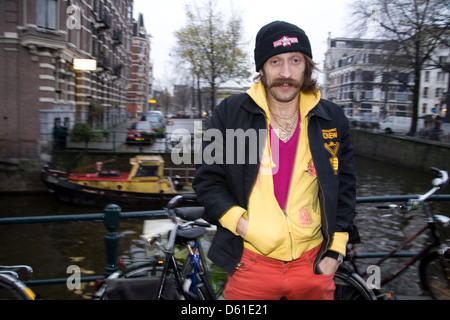 Eugene Hütz lead-Sänger von Gogol Bordello Gypsea-Punk-Band aus New York City. Fotografiert in Amsterdam, Niederlande Stockfoto