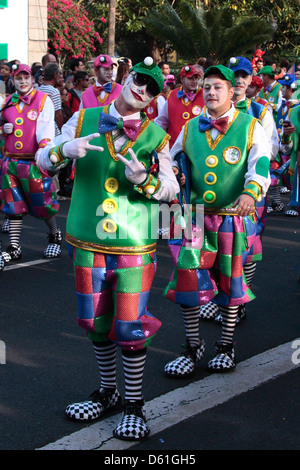 Teilnehmer an der großen Prozession (Cabalgata) für den Karneval in Las Palmas. Stockfoto