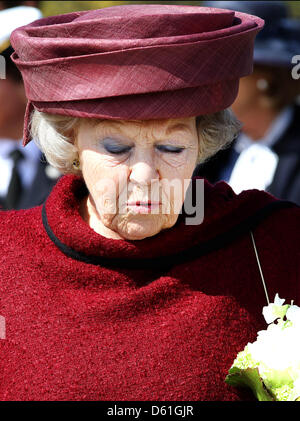 Königin Beatrix eröffnet die neue Madurodam in den Haag, Niederlande, 21. April 2012. Es ist ein Modell einer holländischen Stadt auf eine 01:25 Skala, bestehend aus typischen niederländischen Gebäude und Wahrzeichen, wie an verschiedenen Orten im Land zu finden sind. Dieser große niederländische Touristenattraktion wurde 1952 erbaut. Foto: Albert Nieboer - Niederlande Stockfoto