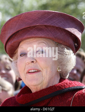 Königin Beatrix eröffnet die neue Madurodam in den Haag, Niederlande, 21. April 2012. Es ist ein Modell einer holländischen Stadt auf eine 01:25 Skala, bestehend aus typischen niederländischen Gebäude und Wahrzeichen, wie an verschiedenen Orten im Land zu finden sind. Dieser große niederländische Touristenattraktion wurde 1952 erbaut. Foto: Albert Nieboer - Niederlande Stockfoto