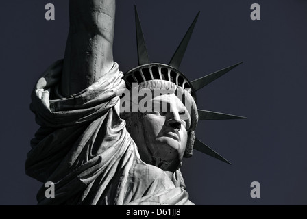 Statue of Liberty, New York City, New York, Vereinigte Staaten von Amerika, USA - schwarz / weiß, einfarbig Stockfoto
