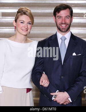 Erblicher großartiger Herzog Guillaume und seine Verlobte Stéphanie de Lannoy bei der offiziellen Bekanntgabe ihrer Verlobung im königlichen Palast in Luxemburg, 27. April 2012. Foto: Patrick van Katwijk Stockfoto