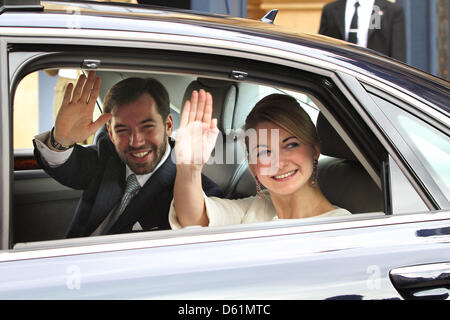 Erblicher großartiger Herzog Guillaume und seine Verlobte Stéphanie de Lannoy bei der offiziellen Bekanntgabe ihrer Verlobung im königlichen Palast in Luxemburg, 27. April 2012. Foto: Patrick van Katwijk Stockfoto