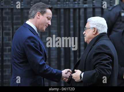 Premierminister David Cameron trifft sich mit Präsident der palästinensischen Autonomiebehörde Mahmoud Abbas in 10 Downing Street. London, England- Stockfoto