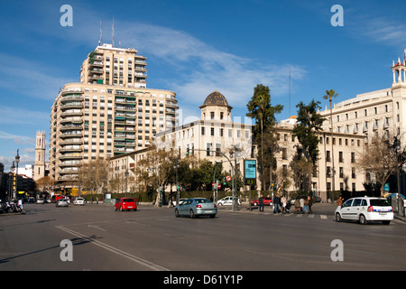 Stadt Valencia, Spanien. Hauptstraße (Xativa) vor Estacion Del Nord (Nordbahnhof) Stockfoto