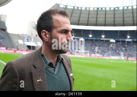 Hoffenheim Trainer Markus Babbel ist vor der Bundesliga-Fußball-Spiel zwischen Hertha BSC und 1899 Hoffenheim am Olympiastadion in Berlin, Deutschland, 5. Mai 2012 abgebildet. Foto: SEBASTIAN KAHNERT (Achtung: EMBARGO Bedingungen! Die DFL ermöglicht die weitere Nutzung der Bilder im IPTV, mobile Dienste und anderen neuen Technologien erst frühestens zwei Stunden nach t Stockfoto