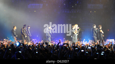 Sänger der Backstreet Boys und New Kids on the Block führen die erste Etappe ihrer Tour von Deutschland in der Schleyerhalle in Stuttgart, Deutschland, 5. Mai 2012. Als NKOTBSB trat der ehemaligen Boybands Backstreet Boys und New Kids on the Block ihrer Deutschland-Tournee am 05 Mai. Foto: Jan-Philipp Strobel Stockfoto