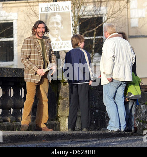 Steve Coogan Film-set für die sechsteilige Comedy-Serie "Moone Boy" Boyle, Irland - 12.01.12in Stockfoto