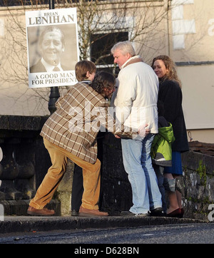 Steve Coogan Film-set für die sechsteilige Comedy-Serie "Moone Boy" Boyle, Irland - 12.01.12in Stockfoto