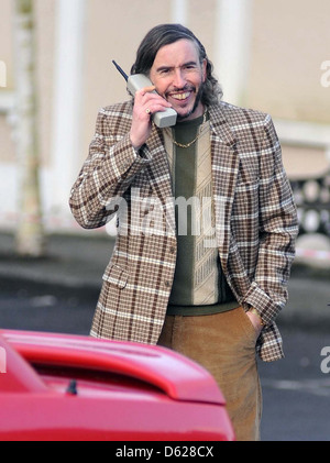 Steve Coogan Film-set für die sechsteilige Comedy-Serie "Moone Boy" Boyle, Irland - 12.01.12in Stockfoto