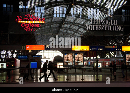 Leipzig, Deutschland-Hauptbahnhof ist unter Europas größter ausgestattet mit einem Einkaufszentrum mit Hunderten von Geschäften. Stockfoto