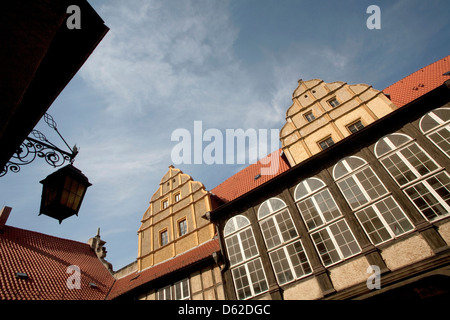 Halb - Fachwerkhaus Gebäude auf Burg Hügel von St. Servatius Stiftskirche in Quedlinburg, Deutschland. UNESCO-Weltkulturerbe. Stockfoto