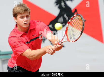 Amerikanische Ryan Harrison spielt in einem Doppel-Match mit Blake (USA) gegen Berlocq/Chela (Argentinien) während der Tennis World Team Cup Spiel Deutschland gegen Russland im Rochusclub in Düsseldorf, Deutschland, 21. Mai 2012. Foto: CAROLINE SEIDEL Stockfoto