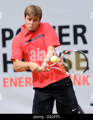 Amerikanische Ryan Harrison spielt in einem Doppel-Match mit Blake (USA) gegen Berlocq/Chela (Argentinien) während der Tennis World Team Cup Spiel Deutschland gegen Russland im Rochusclub in Düsseldorf, Deutschland, 21. Mai 2012. Foto: CAROLINE SEIDEL Stockfoto