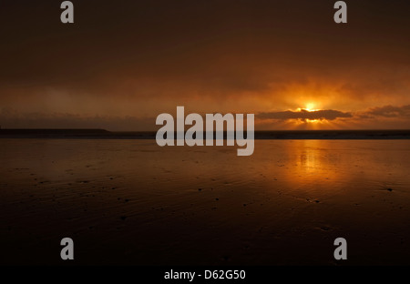 Sonnenuntergang am Aberavon Beach, Neath Port Talbot Wales UK Stockfoto