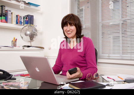 Janet Street-Porter, englischsprachigen Medien Persönlichkeit, Journalist und Rundfunksprecher beim Amt für die Frist Fernsehserie, London. Stockfoto