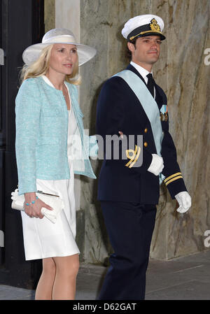 Prinz Carl Philip und Anna Westling Blom, die Schwester von Prinz Daniel, kommen für die Taufe des schwedischen Prinzessin Estelle an der königlichen Kapelle (Slottskyrkan) in Stockholm, Schweden, 22. Mai 2012. Die Tochter von Kronprinzessin Victoria und Prinz Daniel von Schweden geboren am 23. Februar 2012. Foto: Britta Pedersen Dpa +++(c) Dpa - Bildfunk +++ Stockfoto