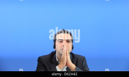 Alexis Tsipras, Vorsitzender der linken griechischen Parlamentswahlen Alliance SYRIZA, spricht in der Bundespressekonferenz in Berlin, Deutschland, 22. Mai 2012. Griechenland und die Auswirkungen auf die Eurozone diskutiert. Foto: FLORIAN SCHUH Stockfoto