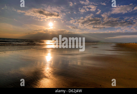 Sonnenuntergang am Aberavon Beach, Neath Port Talbot Wales UK Stockfoto