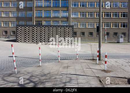 Vorplatz des "Haus 1" das ministerielle Hauptquartier der Stasi Geheimpolizei in DDR, der DDR. Baujahr 1960, jetzt bekannt als das Stasi-Museum Komplex... (Weitere Titel in Beschreibung) Stockfoto