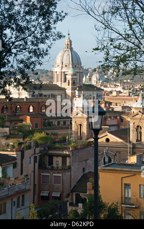 ROM, ITALIEN. Eine erhöhte am frühen Morgen Ansicht der Tridente-Viertel der Stadt. 2013. Stockfoto