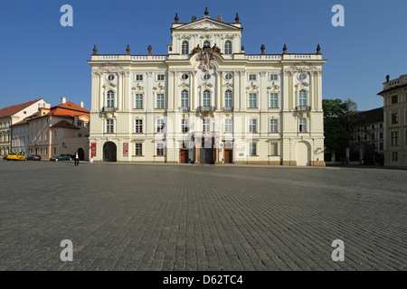 Palast des Erzbischofs, Hradcanske Namesti, angrenzend zur Prager Burg, Prag Stockfoto