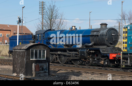 Großer Western Railway 6000 Klasse, 6023 König Edward 11 Dampflokomotive in Loughborough. Stockfoto