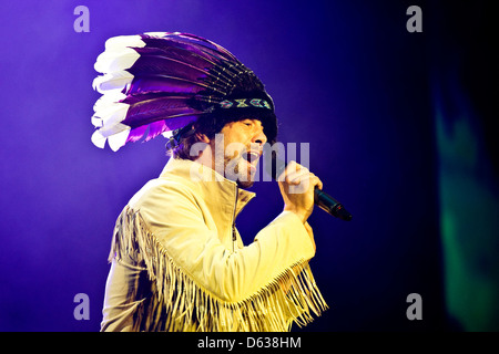 Jay Kay von Jamiroquai tritt live in der O2 London, England - 15.04.11 Stockfoto