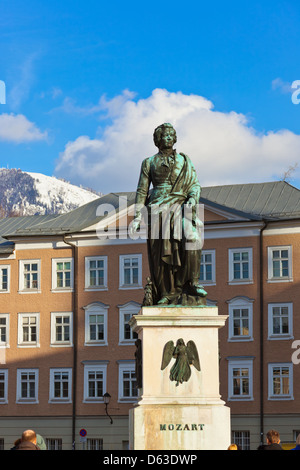 Mozart-Statue in Salzburg Österreich Stockfoto