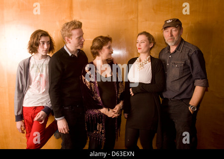 Richard Thompson (englischer Singer-Songwriter) und Familie Linda, Teddy, Kamila, Zak, im South Bank Center London, England Stockfoto