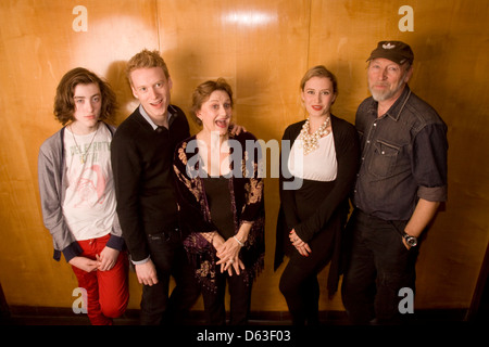 Richard Thompson (englische Singer-Songwriterin) und Familie Linda, Teddy, Kamila, Zak, an der South Bank center London, England Stockfoto