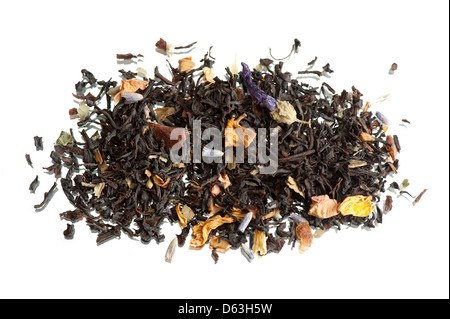 Traditionellen schwarzen getrockneten Tee mit Zusätzen Stockfoto