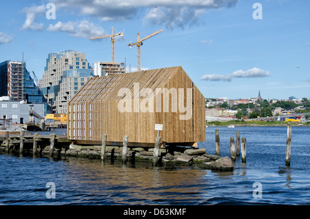 Blick auf Marina Holzhaus Stockfoto