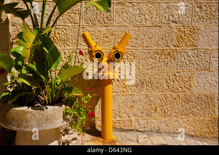 Gelber Hydrant Stockfoto