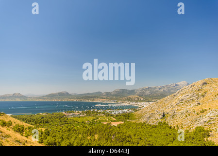 Blick auf Port de Pollenca Mallorca Stockfoto