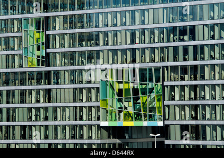 Büro-Gebäude-Fassade Stockfoto