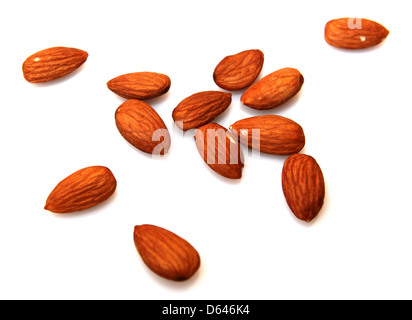 Mandeln, die isoliert auf weißem Hintergrund Stockfoto