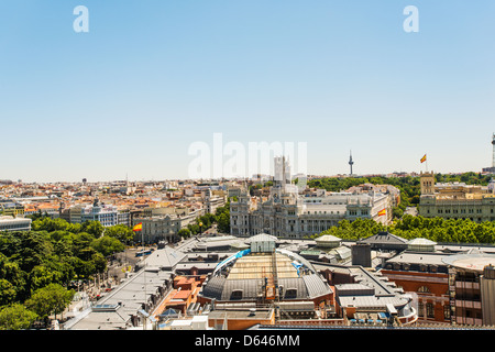 Draufsicht auf Straßen und Häuser von Barcelona Stockfoto