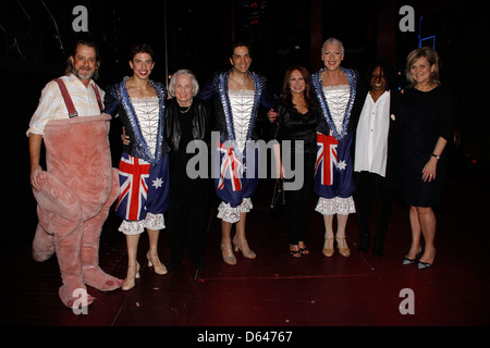 David Johnson, Nick Adams, Liz Smith, Will Swenson, Marlo Thomas, Tony Sheldon, Whoopi Goldberg und Cynthia McFadden Real Divas Stockfoto