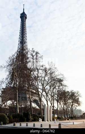 Place De La Resistance und Eiffelturm in Paris Stockfoto