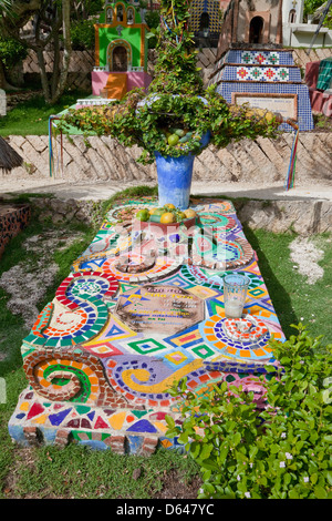 Mexikanische Friedhof, bestehend aus Nachbildungen von echten Gräbern aus Mexiko. Xcaret, Playa del Carmen, Riviera Maya, Mexiko. Stockfoto