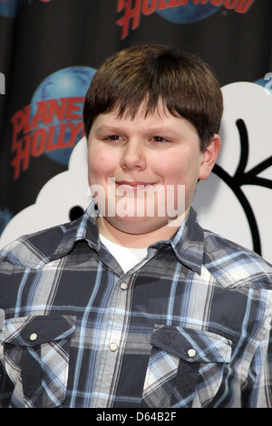 Robert Capron Stars von "Diary Of A Wimpy Kid: Rodrick Rules besuchen Planet Hollywood Times Square New York City, USA - 16.03.11 Stockfoto